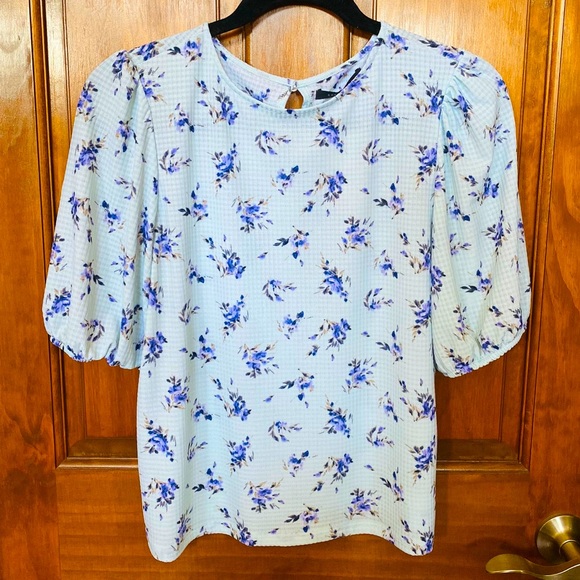 ❌ SOLD ❌ Suzy Shier Floral Top NWT - Picture 1 of 8